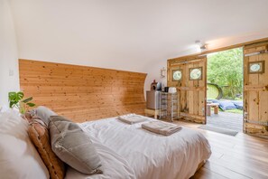 Bügeleisen/Bügelbrett, Reisekinderbett, Bettwäsche