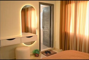 Room - Luxury 2-Bedroom Stay | Netflix & High-Speed WiFi (Rawalpindi)