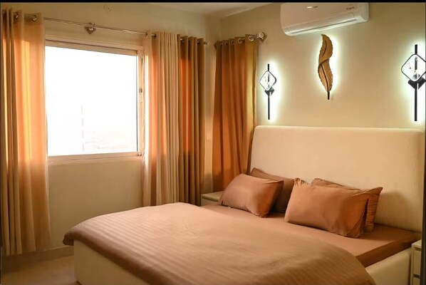 Room - Luxury 2-Bedroom Stay | Netflix & High-Speed WiFi (Rawalpindi)