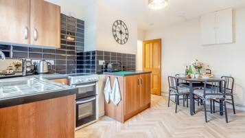 Microwave, oven, cookware/dishes/utensils