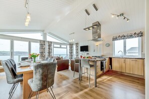 Dining - 2 Bed in Tresaith (oc-g34980) (Tresaith)