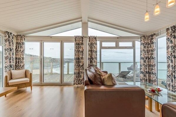TV - 2 Bed in Tresaith (oc-g34980) (Tresaith)