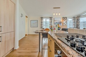Oven, dishwasher, cookware/dishes/utensils - 2 Bed in Tresaith (oc-g34980) (Tresaith)