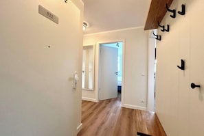 Apartment | Interior - Moderne Ferienwohnung mit 2 Schlafzimmern und Balkon (Sellin)