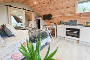 Free WiFi, bed sheets - 1 Bed in Ashwater (oc-t34884) (Ashwater)