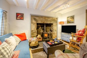 TV, fireplace - 2 Bed in Trawsfynydd (oc-t34148) (Trawsfynydd)