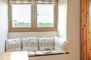 Interior - 2 Bed in West Pennard (oc-d34976) (Coxbridge)