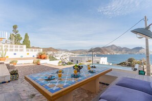 Outdoor dining - Coastal Escape with Private Pool for 6 (San José)