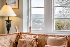 Interior - 5 Bed in Wroxall (oc-f34687) (Wroxall)