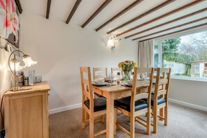 Dining - 4 Bed in Osmington Mills (oc-t35041) (Osmington Mills)