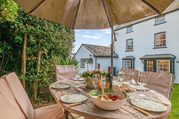 Outdoor dining - 3 Bed in Broadstairs (oc-n34799) (Broadstairs)
