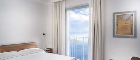 Ropa de cama de alta calidad y minibar