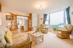 TV - 2 Bed in Harlyn Bay (oc-c35031) (Harlyn Bay)