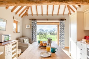 Dining - 1 Bed in Bexhill-on-Sea (oc-t34802) (Bexhill-on-Sea)