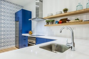 Coffee/tea maker, fridge, microwave, oven - Central Pad near Gran Vía (Madrid)
