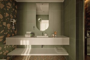 Dusche, Haartrockner, Handtücher, Shampoo