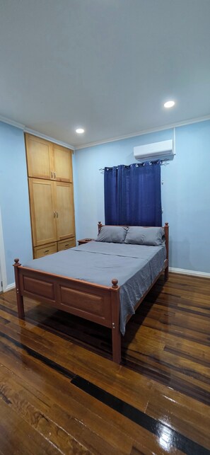 2 bedrooms, iron/ironing board, WiFi, bed sheets - 2-bedroom apartment in soothing Herstelling, East Bank Demerara with AC (Demerara-Mahaica)