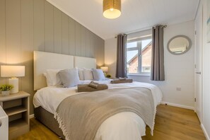 Iron/ironing board, WiFi (free), bed sheets