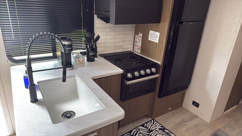 Cozy 2-bedroom camper in fantastic Auburn with AC & heat.Near Auburn University