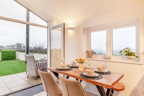 Dining - 2 Bed in Lanteglos (oc-l35091) (Lanteglos Highway)