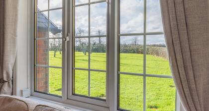 3 Bed in Needwood (oc-g34826)