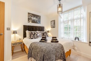Bügeleisen/Bügelbrett, Reisekinderbett, kostenloses WLAN, Bettwäsche
