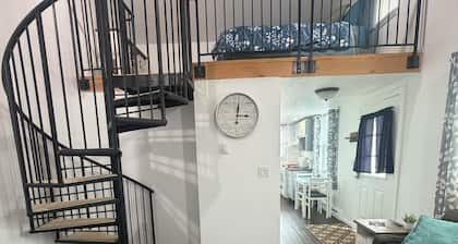 Cozy Creek Retreat - Spiral staircase and AC