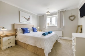 Iron/ironing board, travel cot, free WiFi, bed sheets - 3 Bed in Burnham Market (oc-b35222) (Burnham Market)