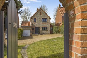 Exterior - 3 Bed in Burnham Market (oc-b35222) (Burnham Market)