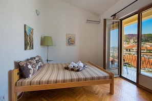 Free WiFi - Pirate Backpackers  (ULCINJ)
