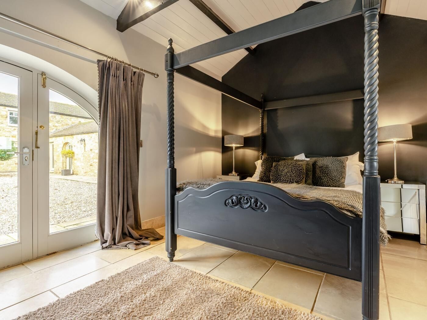 1 Schlafzimmer, Reisekinderbett, kostenloses WLAN, Bettwäsche