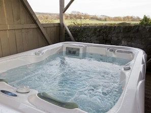 Outdoor spa tub - 1 Bed in Richmond (oc-g0148) (Gilling West)