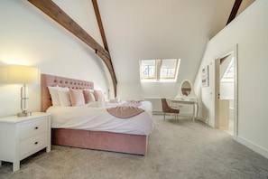 Bügeleisen/Bügelbrett, Reisekinderbett, kostenloses WLAN, Bettwäsche