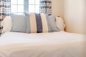 Travel cot, free WiFi, bed sheets - 2 Bed in Perranporth (oc-f34875) (Perranporth)