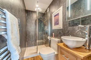 Towels - 1 Bed in Gatehouse Of Fleet (oc-d34893) (Gatehouse of Fleet)