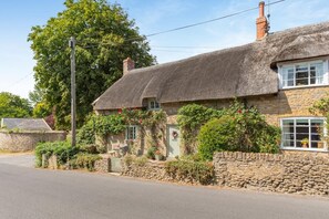 Exterior - 2 Bed in Burton Bradstock (oc-o35069) (Burton Bradstock)