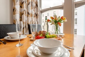 Dining - 1 Bed in Tenby (oc-t36054) (Tenby)