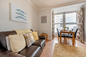 TV - 1 Bed in Tenby (oc-t36054) (Tenby)