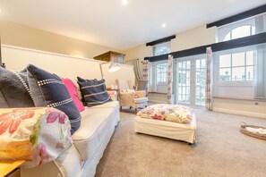 TV - 1 Bed in Fowey (oc-t36056) (Fowey)