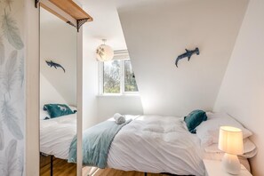 Iron/ironing board, travel cot, free WiFi, bed sheets - 4 Bed in Woolacombe (oc-u34814) (Woolacombe)