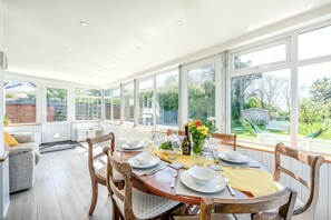 Dining - 4 Bed in Woolacombe (oc-u34814) (Woolacombe)
