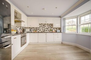 Microwave, oven, dishwasher, high chair - 5 Bed in Perranporth (oc-y34871) (Perranporth)