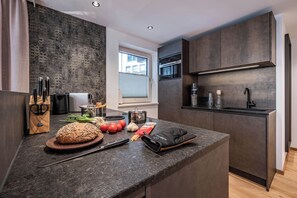 Deluxe-Apartment, Bergblick | Eigene Küche | Großer Kühlschrank, Mikrowelle, Ofen, Herdplatte
