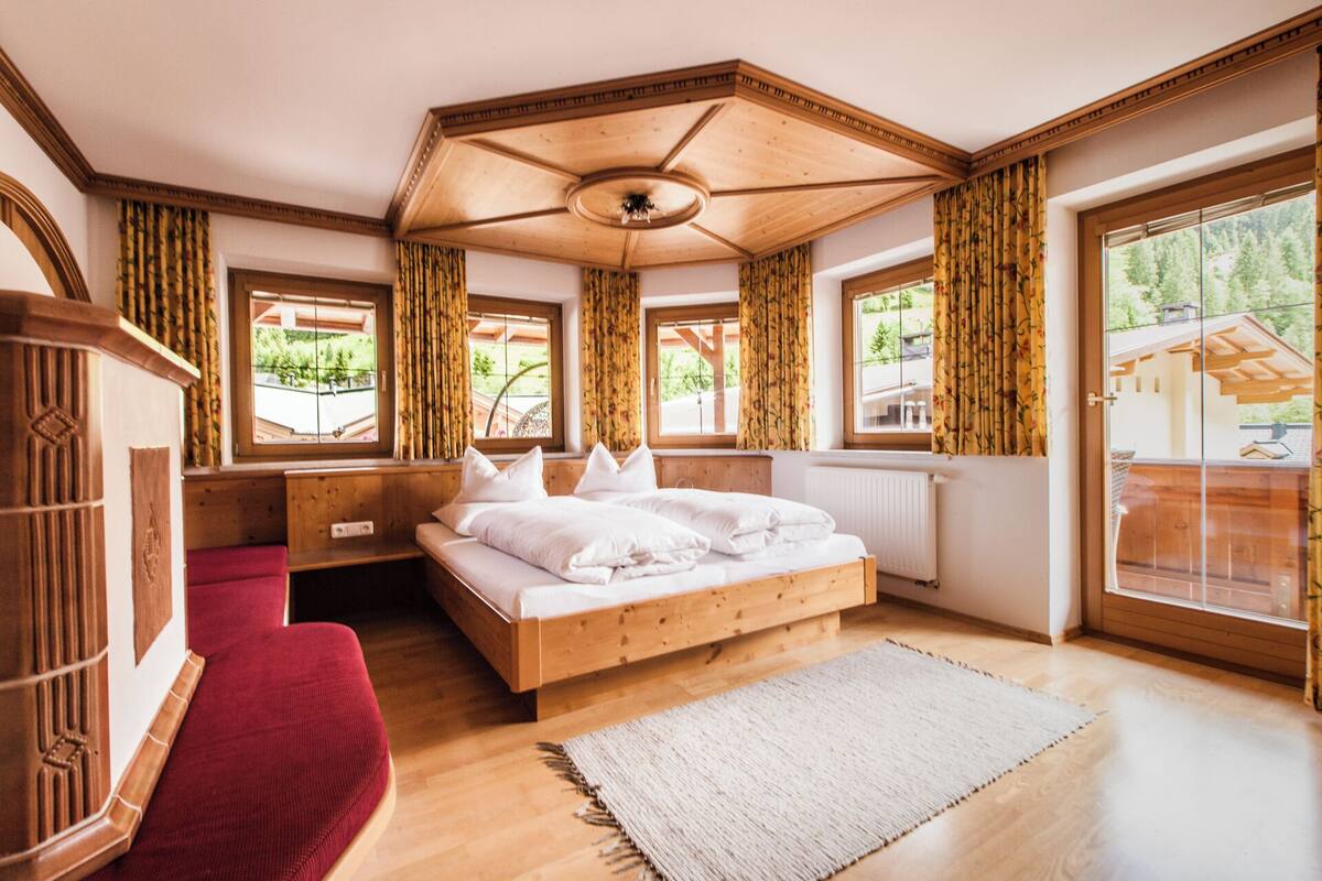 Comfort Apartment, Balcony, Mountain View | Premium bedding, in-room safe, desk, laptop workspace