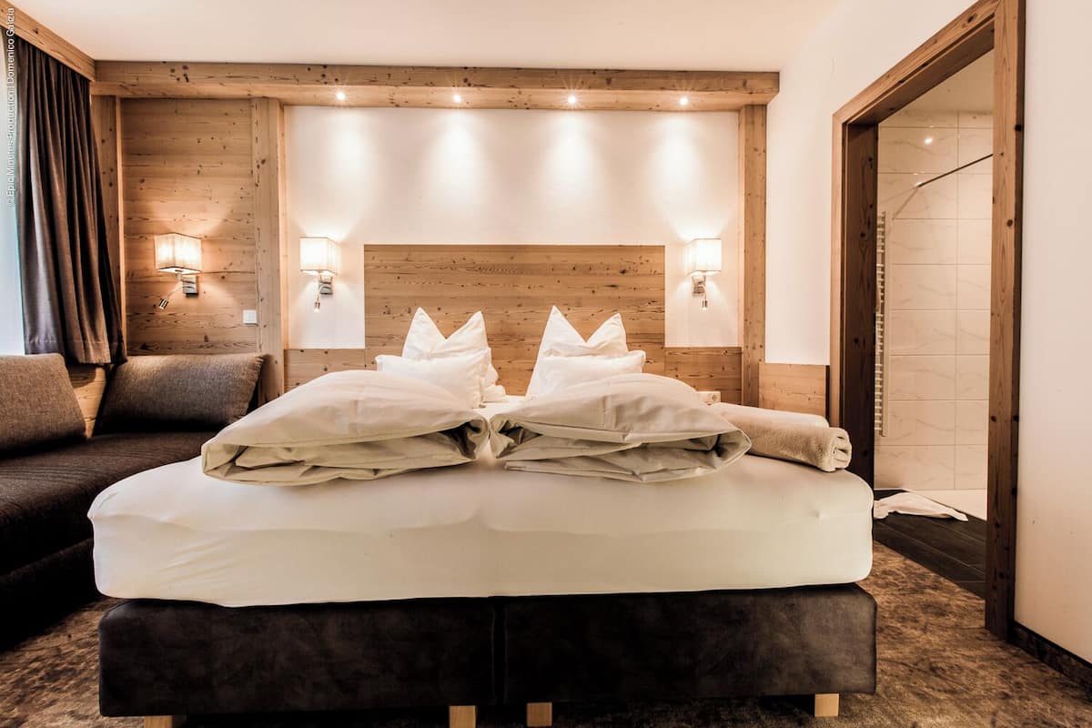 Superior Apartment, Mountain View | Premium bedding, in-room safe, desk, laptop workspace