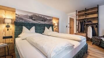 Deluxe-Apartment, Balkon, Bergblick | Hochwertige Bettwaren, Zimmersafe, individuell dekoriert
