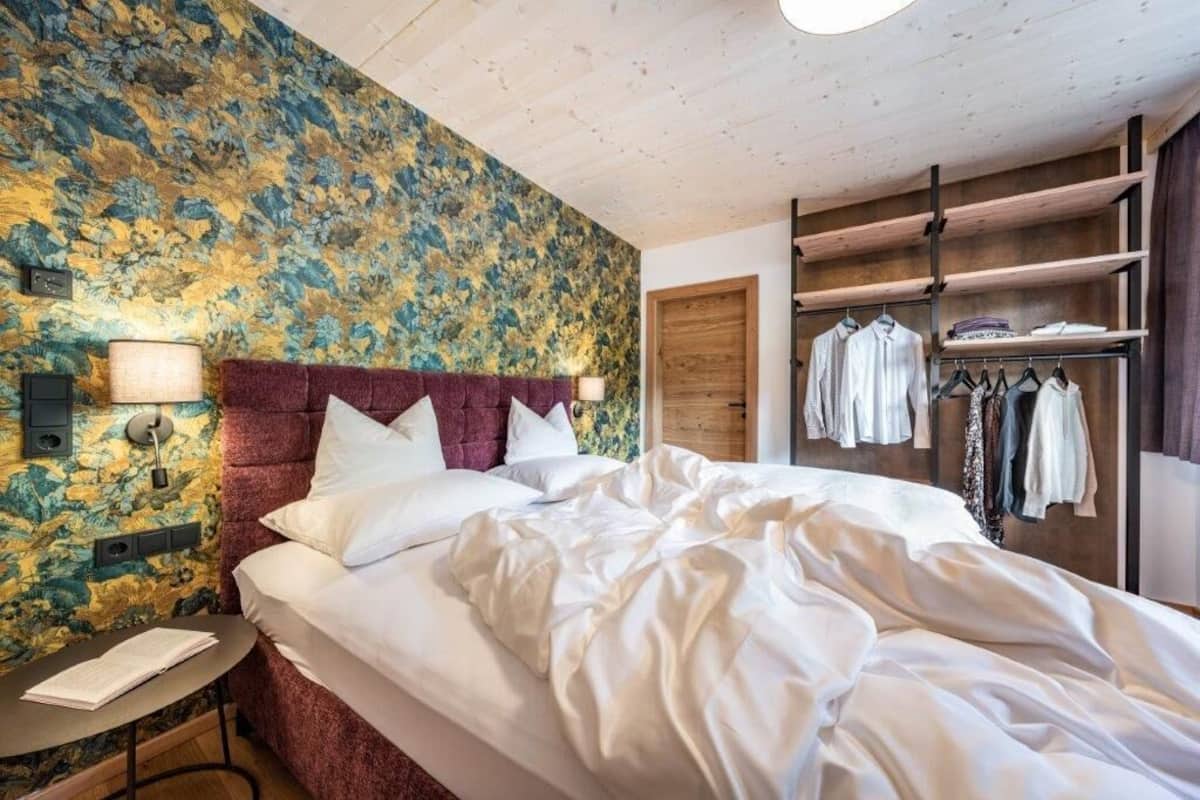 Deluxe Apartment, Balcony, Mountain View | Premium bedding, in-room safe, desk, laptop workspace