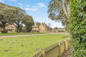 Property grounds - 2 Bed in Holkham (oc-c34779) (Holkham)