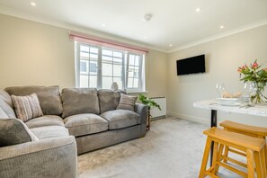 TV - 1 Bed in Perranporth (oc-f34869) (Perranporth)