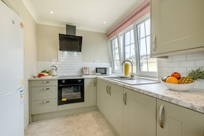 Microwave, oven, dishwasher, high chair - 1 Bed in Perranporth (oc-f34869) (Perranporth)